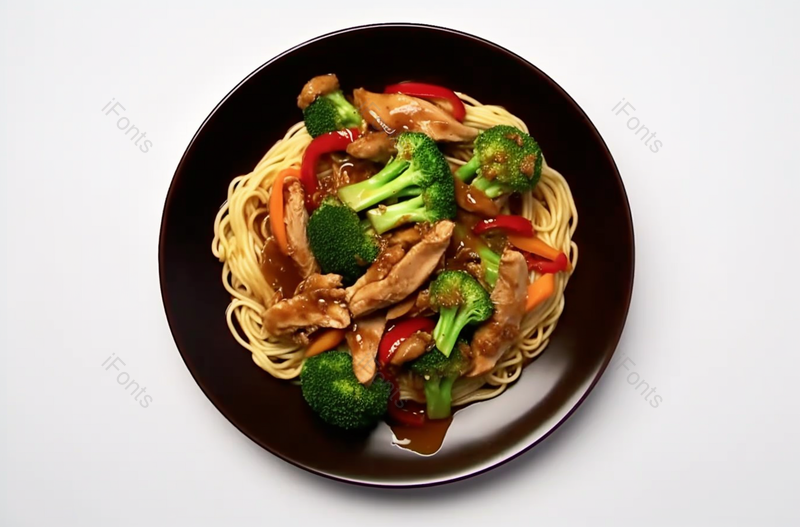 白色背景下盘子里意大利面西蓝花牛肉香菇番茄酱食物的高角度视角,高清,摄影图,摄影图片,图片大全,摄影图免费下载